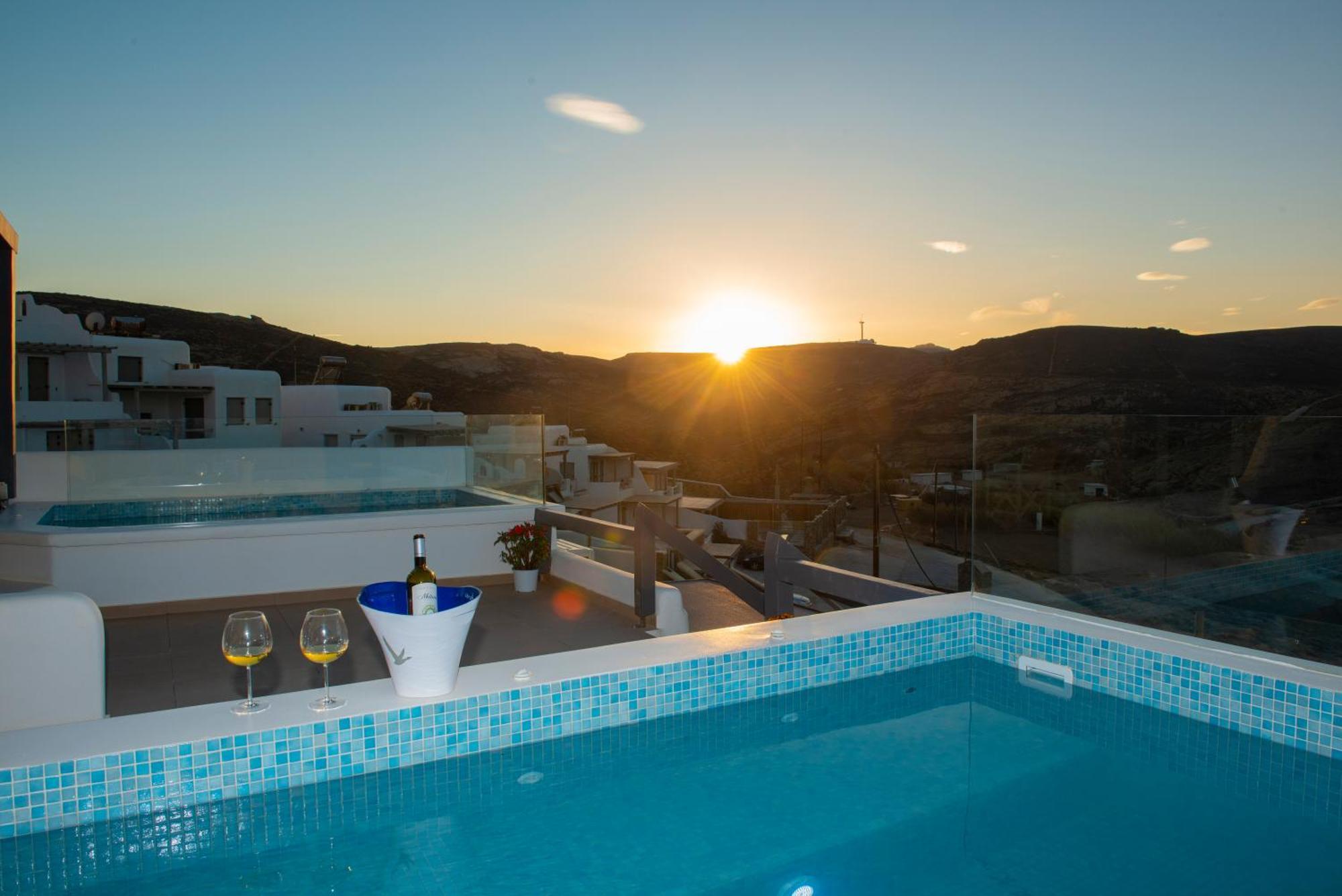Myrsini'S Luxury Suites Merchia Mykonos Town Екстер'єр фото