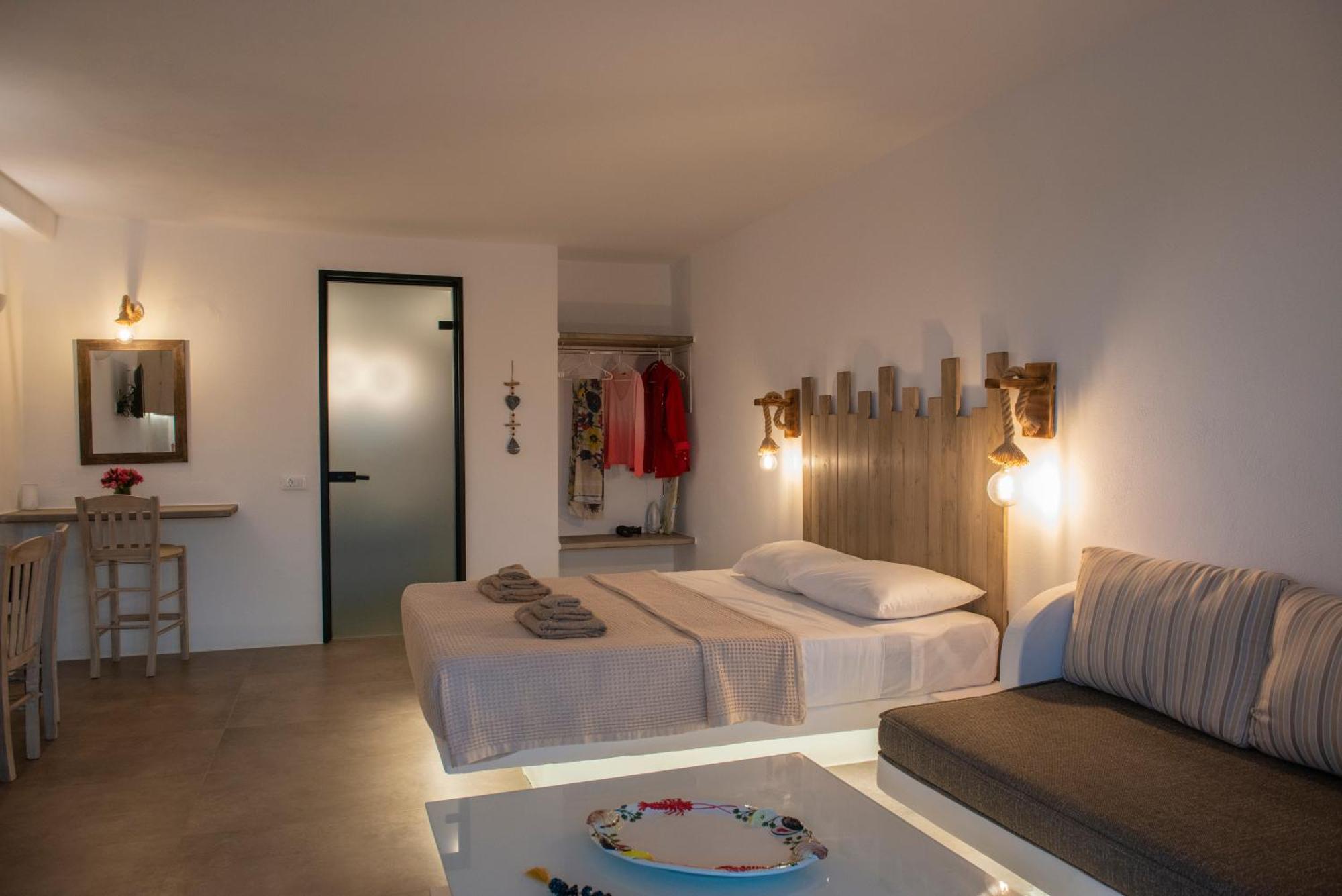 Myrsini'S Luxury Suites Merchia Mykonos Town Екстер'єр фото